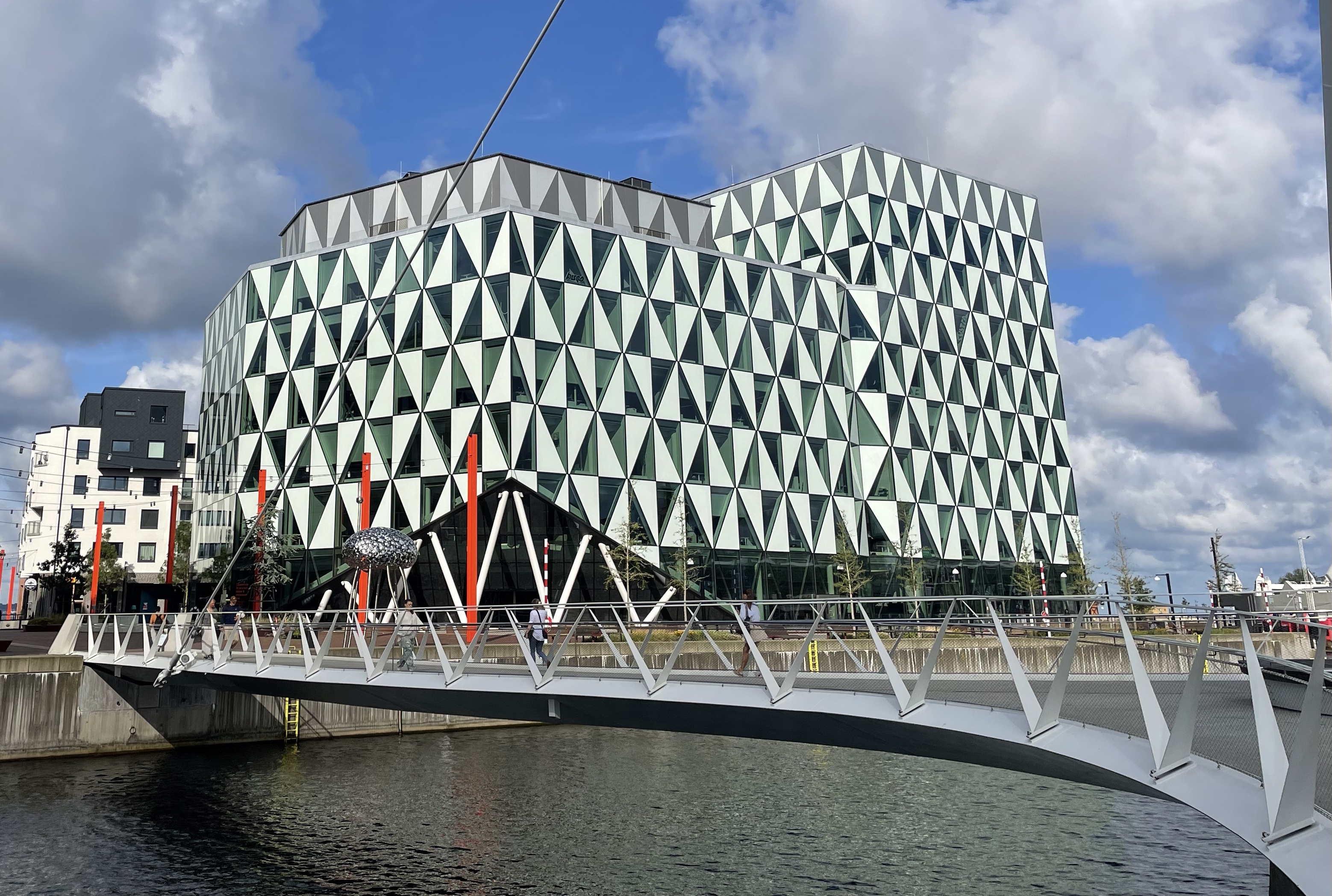 Vi finns här. Hetch. Välkommen förbi.